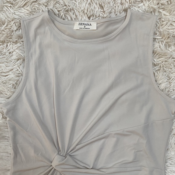 🎉HP🎉 Zenana Sleeveless Front Twist Hem Top 💗 Beige - Picture 6 of 12